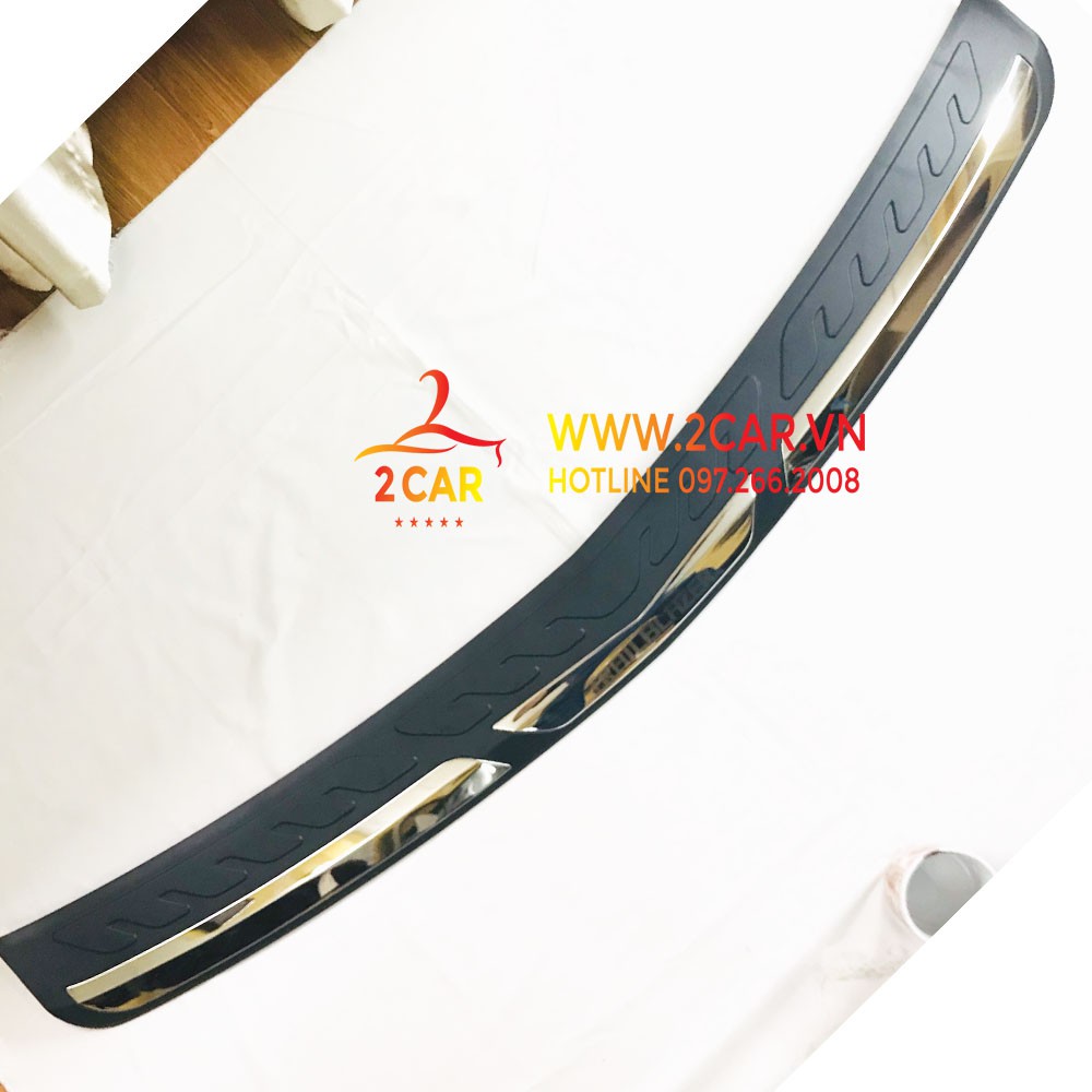 Ốp chống trầy cốp ngoài Trailblazer nhựa ABS cao cấp
