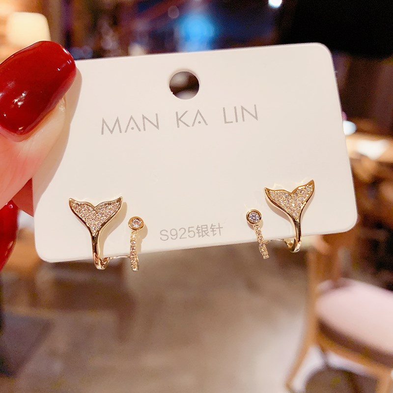 Bông Tai Mạ Bạc 925 Hình Đuôi Cá Đơn Giản
