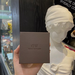 Hộp đựng vòng DW