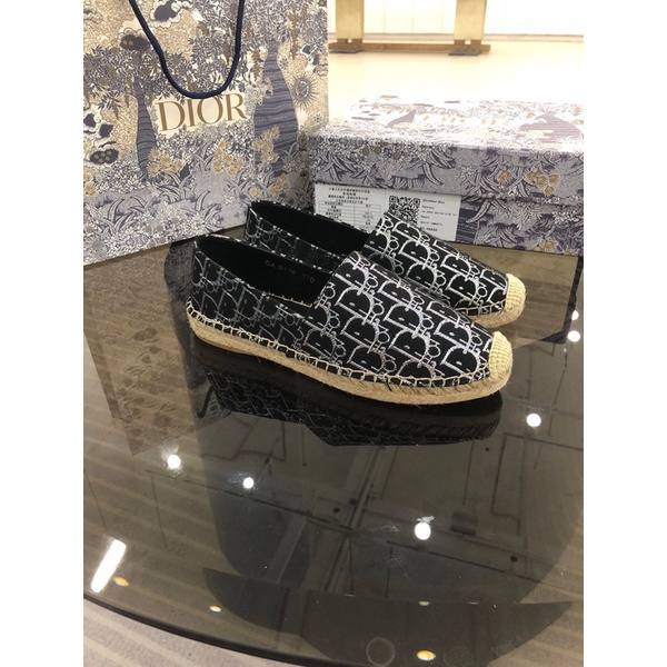 giày lười vải đế bệt thêu logo hoạ tiết trang trí dior CD