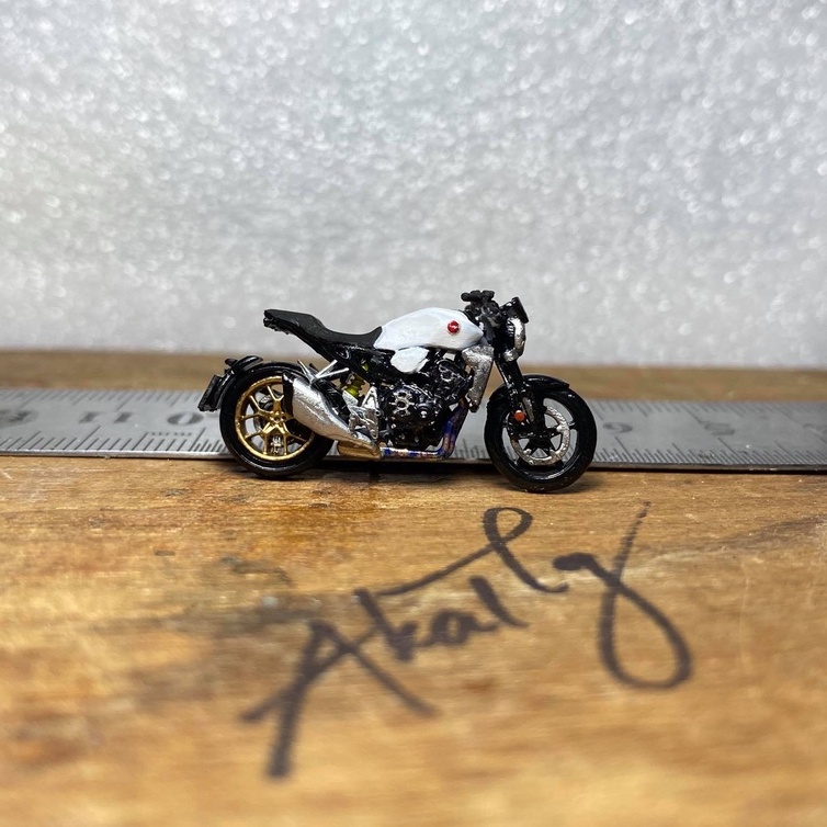 Mô hình CB1000R tỉ lệ 1:64