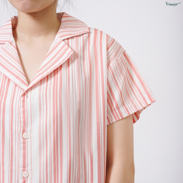 Bộ đồ mặc nhà nữ Áo Pyjama Thiết Kế Freemee Kẻ cam kết hợp cùng Quần Short trơn đũi màu rêu cực mát và mềm mịn