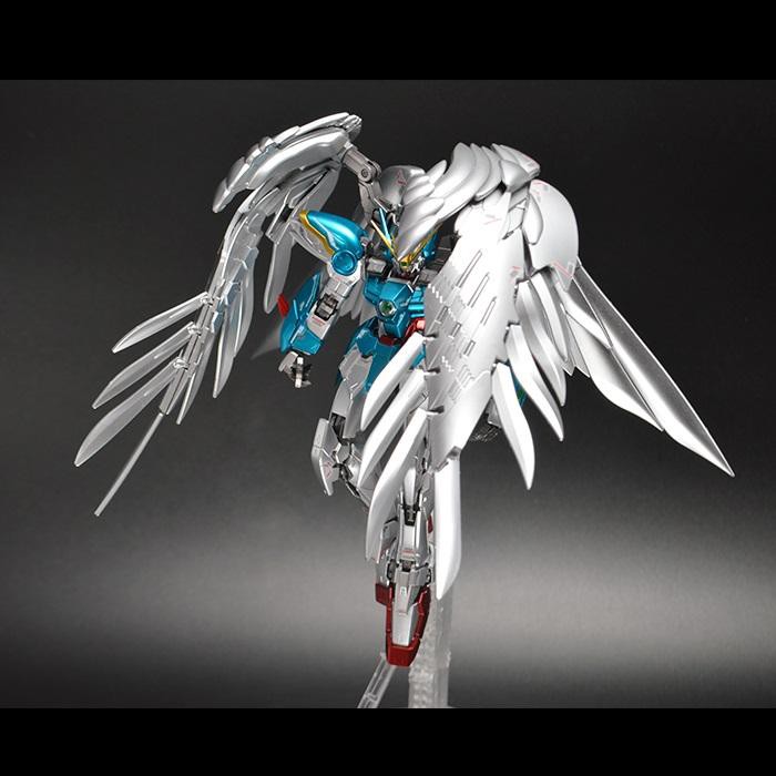Mô hình lắp ráp sơn sẵn Gundam RG Wing Coating Silver