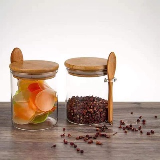 01 Hũ gia vị kèm thìa có gioăng cao su kín 500ml