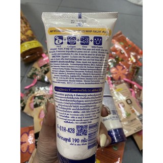 Sữa rửa mặt vitamin E