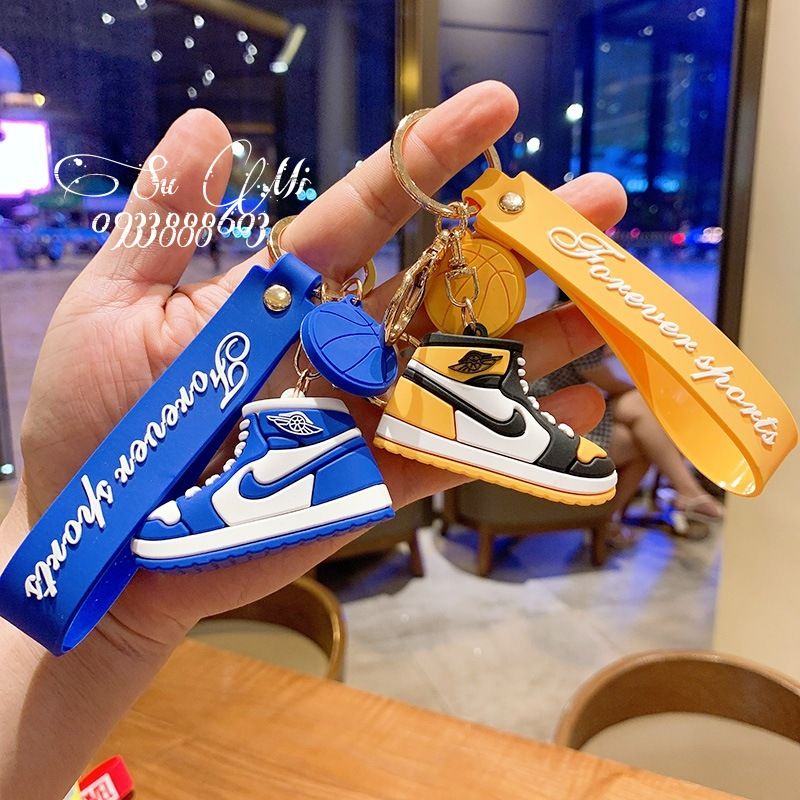 Móc khóa giày thể thao siêu ngầu đủ màu - Móc khóa hình giày thể thao Nike ngộ nghĩnh
