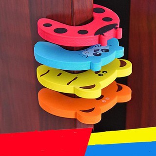 Miếng xốp mút chặn cửa chống kẹp tay cho bé