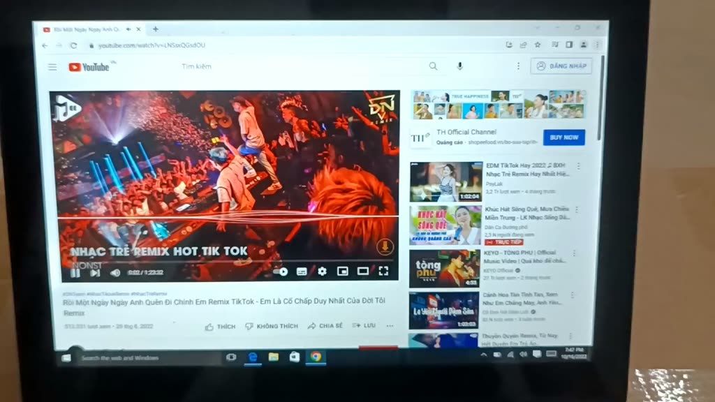 [2 in 1 Win 10] Laptop Lenovo Miix 320 310 325 210 D330 window 10 lai máy tính bảng ổ cứng SSD màn hình cảm ứng cực mượt | BigBuy360 - bigbuy360.vn