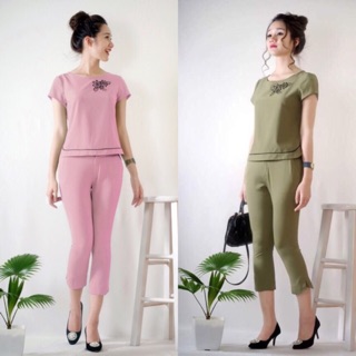 Bán Sỉ Bộ đồ thêu hoa ngực viền gấu B06