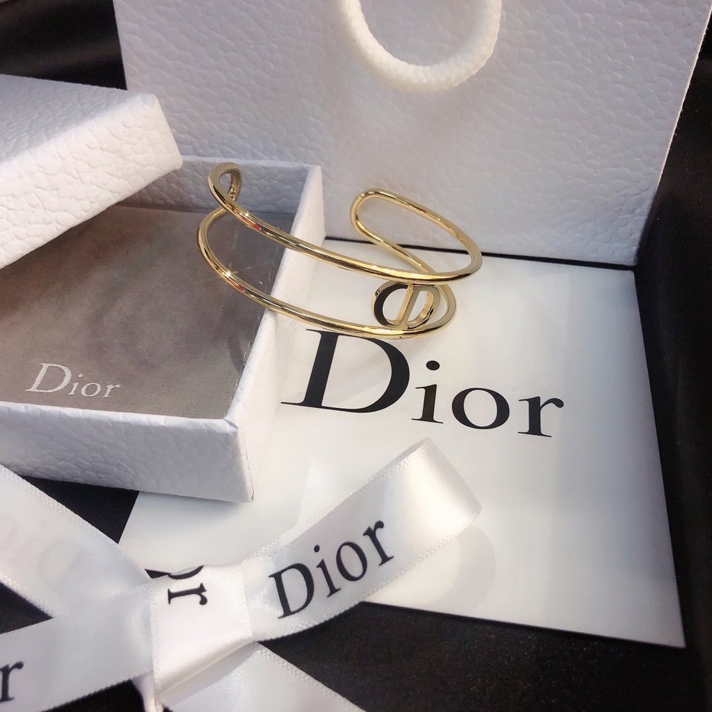 Vòng Tay Dior Chất Liệu Thép Titan Cho Nữ