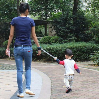 dây dắt bé chống lạc