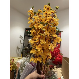 1 cành hoa mai, hoa đào, vàng đỏ trang trí tết.