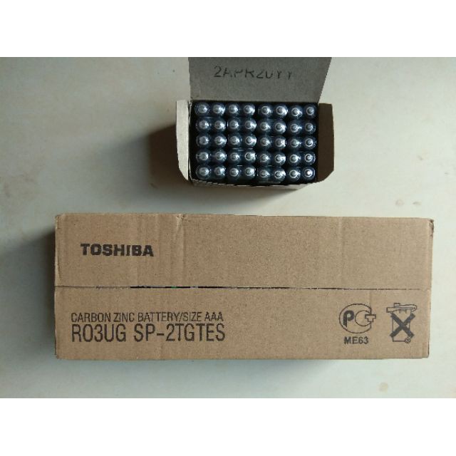 1 cây bin điều khiển toshiba ( 1 cây 5 hộp,  1 hộp 20 đôi)