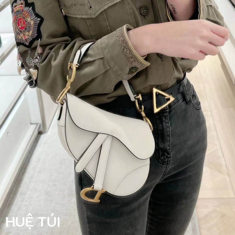 Túi yên ngựa chữ D màu trắng và đen chất liệu da cao cấp siêu đẹp phong cách hàn quốc TX07