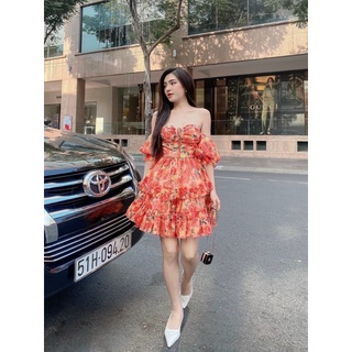 Váy xoè hoa trễ vai
