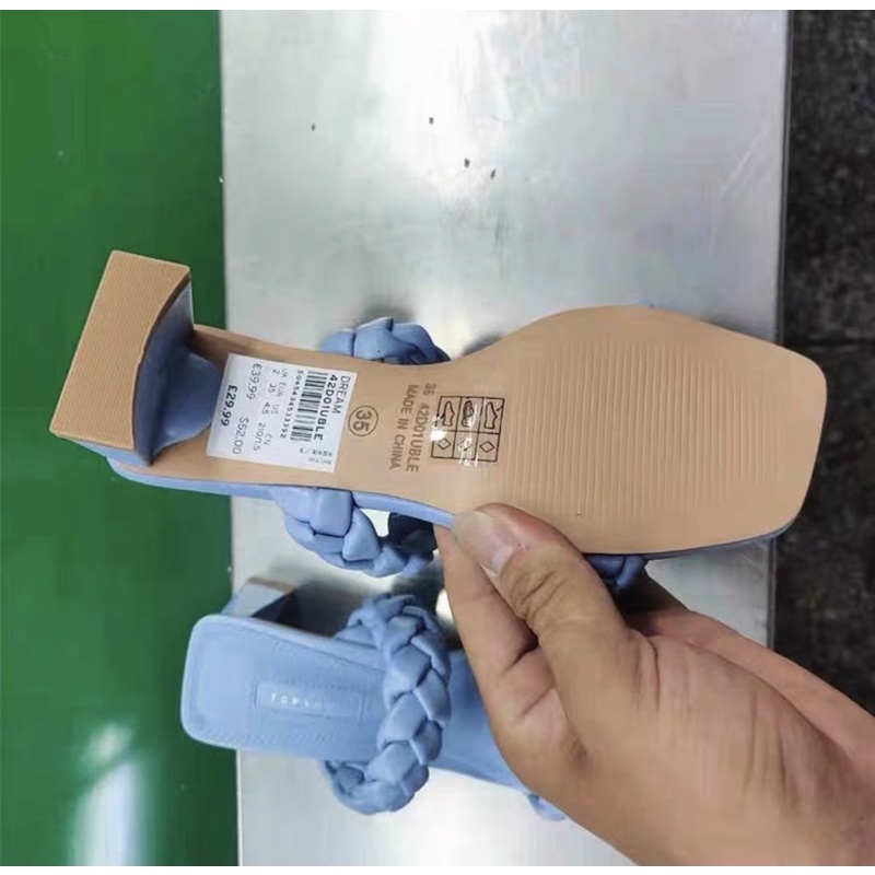 Giầy đan đế vuông