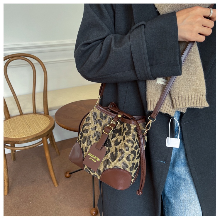 Túi đeo vai IELGY dáng xô phong cách cổ điển thời trang cho nữ