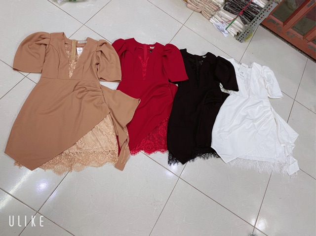 Váy tay bồng lệch tà phối ren
