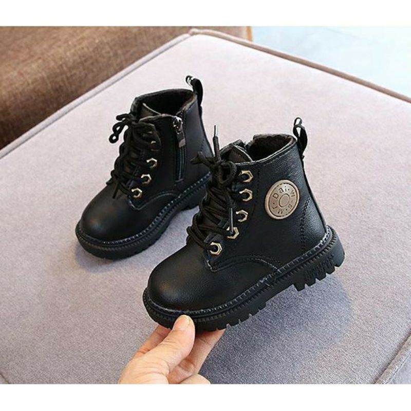 Boot xu cho bé trai, bé gái.