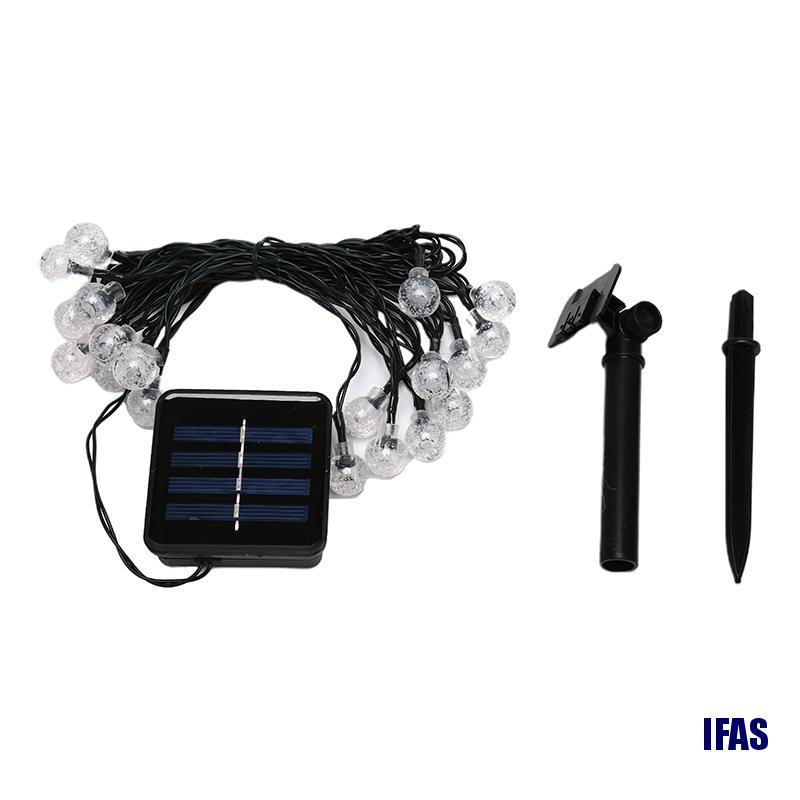 Dây đèn LED sử dụng năng lượng mặt trời cho trang trí sân vườn