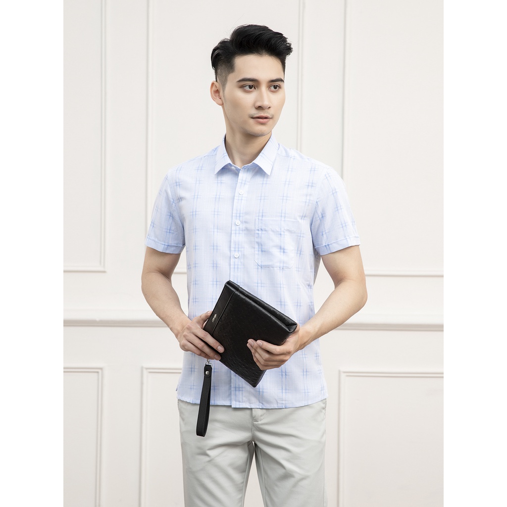 Áo Sơ Mi Nam Ngắn Tay ARISTINO ASS157S1 Somi Công Sở Cao Cấp Màu Xanh Kẻ Dệt Dobby Chất Sợi Sồi Dáng Suông Tà Bằng