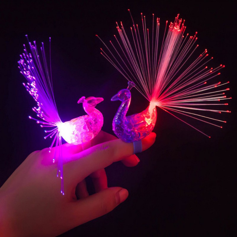 Nhẫn Hình Đuôi Công Có Đèn Led Phát Sáng