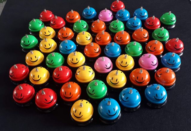 Chuông bấm màu dạy học