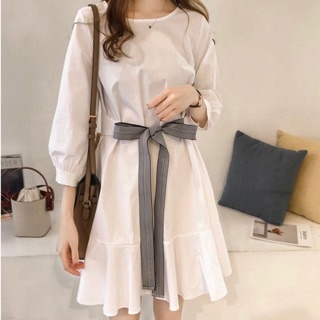 Đầm trắng đuôi cá phối dây sọc