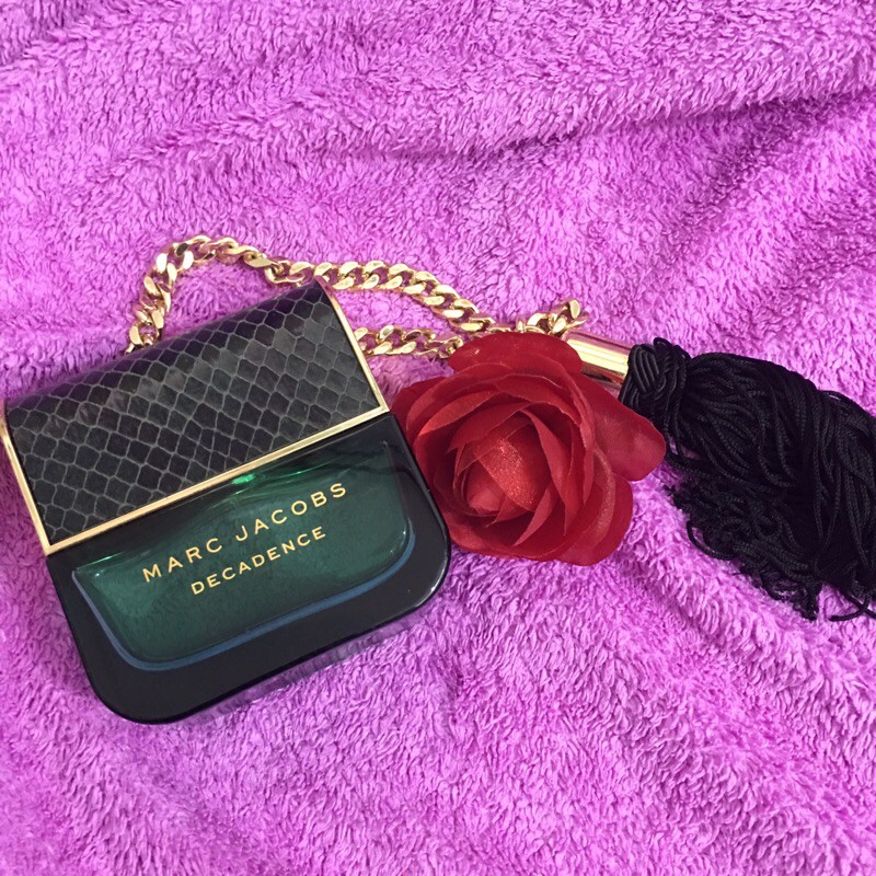 Chiết 2-3-5ml nước hoa Marc Jacobs Decadence