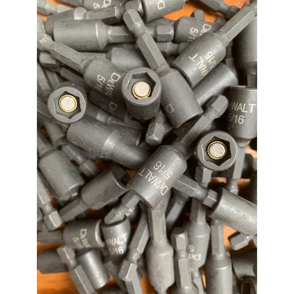 Đầu tôn Dewalt 5/16 ( 8ly ) dài 50mm chính hãng hàng bãi Nhật chưa sử dụng chất lượng đảm bảo