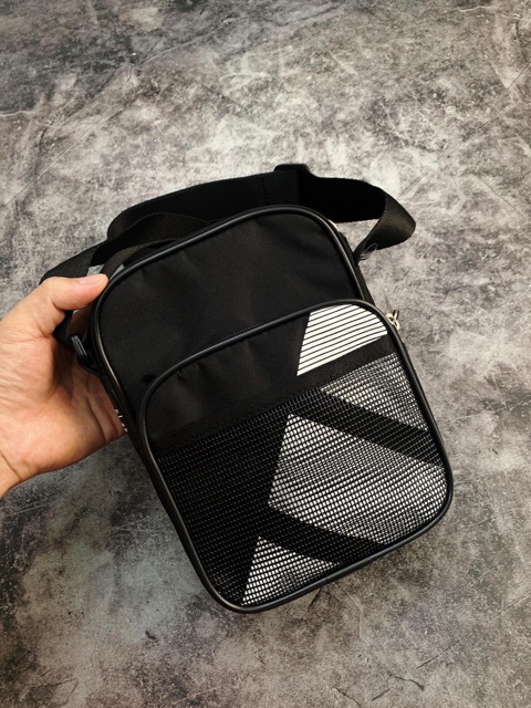 Mini bag EQT màu đen | BigBuy360 - bigbuy360.vn