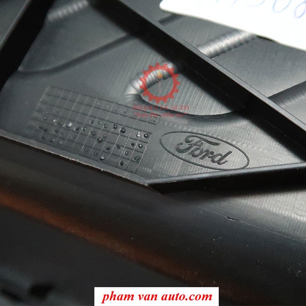 Bậc lên xuống cửa lùa Ford Transit CHÍNH HÃNG, Ốp nhựa đen bậc dẫm chân hành khách xe Transit mã YC15V13248AH Phạm Văn