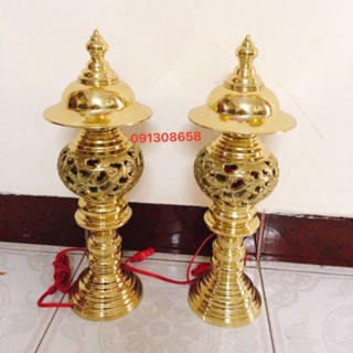 Đôi đèn thờ bằng đồng họa tiết long phụng rồng phượng cao 40cm.