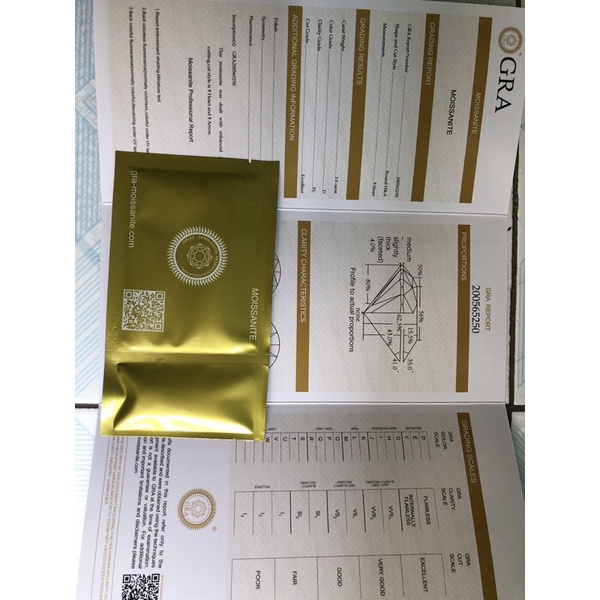 Bông tai kim cương Moissanite  chất liệu bạc 950 xi bạch kim