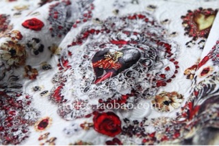 Đầm gấm họa tiết đính đá qccc