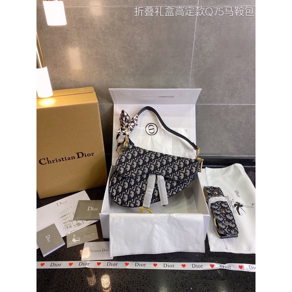 Túi xách diỏr Yên Ngựa hàng thêu sz 20 và 25 order trung