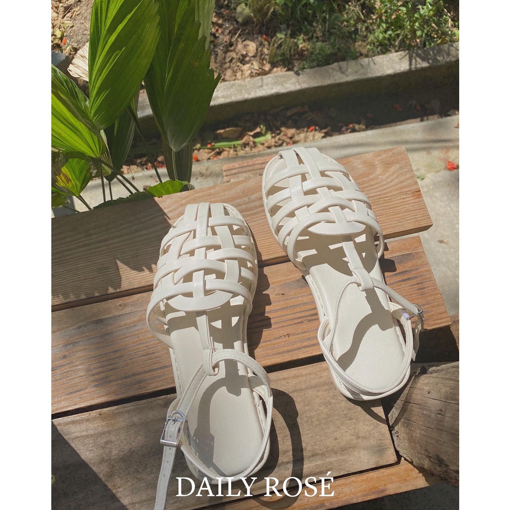 Giày xăng đan đế bệt Lili Roman Sandals
