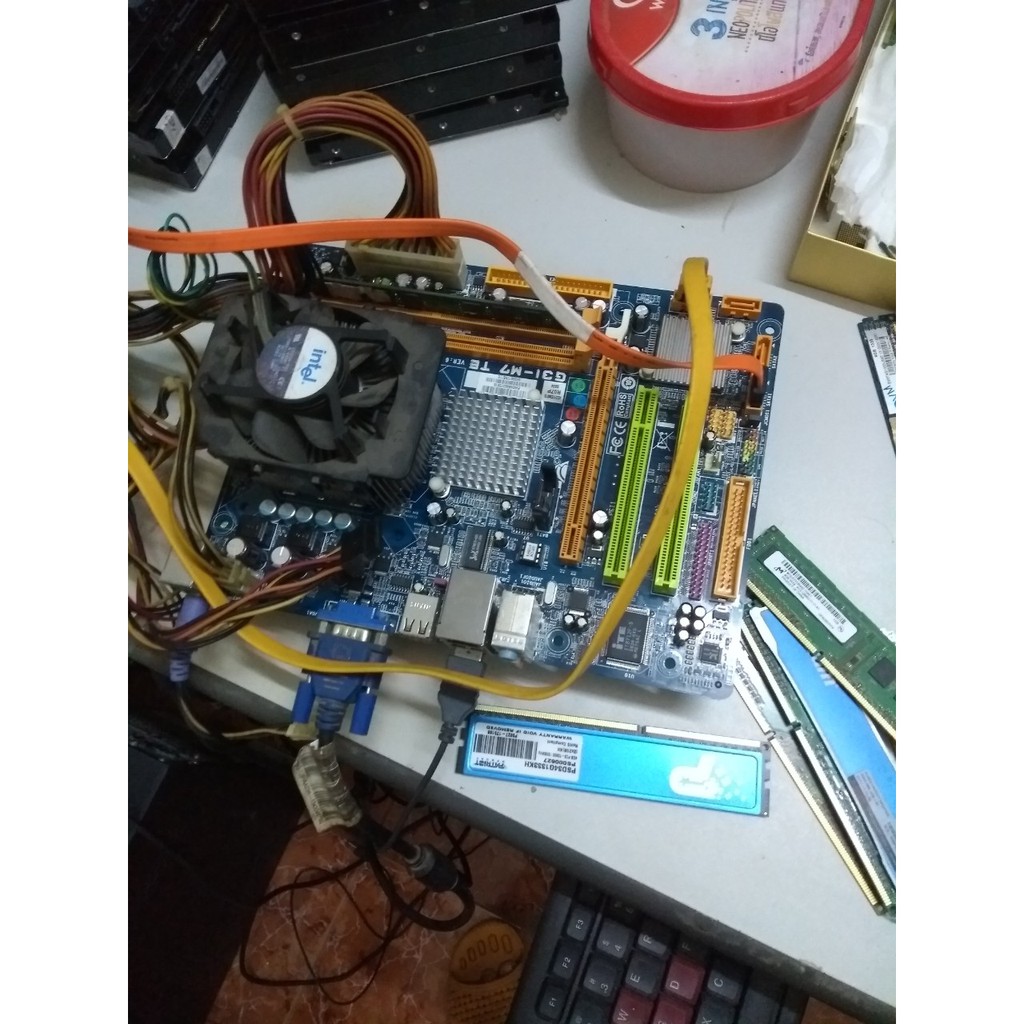 combo main + chip + ổ cứng = 650k