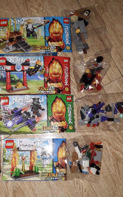 Lắp ráp 1 hộp LegoNinjutsu 99561 có trên 40 chi tiết bằng nhựa ABS