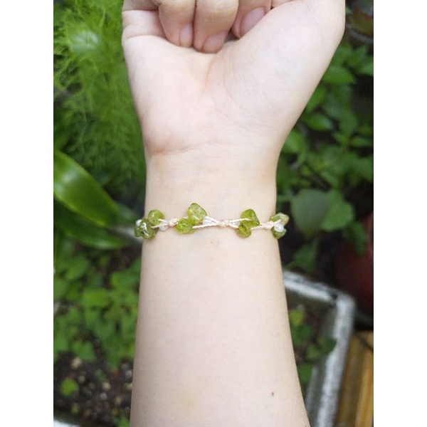 🌱Caespes🌱 Vòng tay P.eridot mix cườm trắng