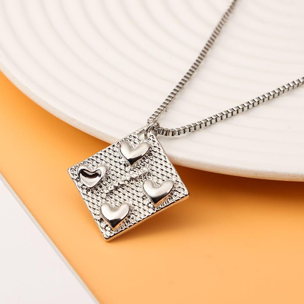 Dây Chuyền Trang Trí Hình Viên Thuốc Độc Đáo Thời Trang