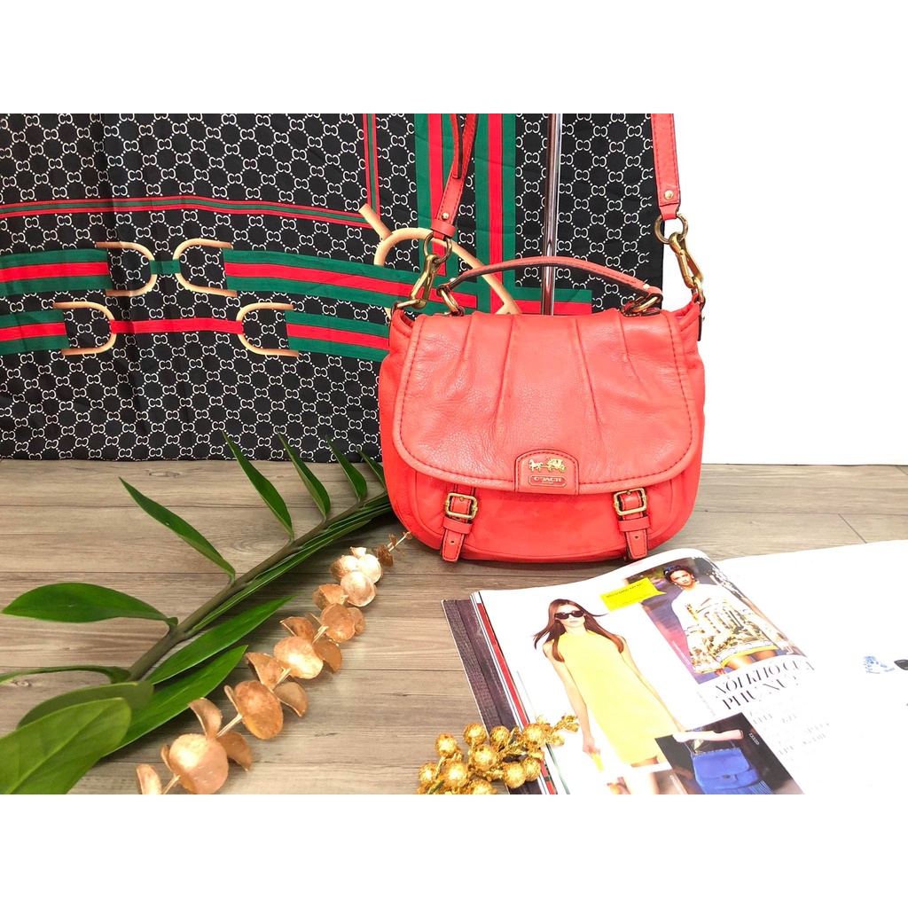 Thanh lý túi đeo chéo nữ hiệu Coach của Mỹ da thật