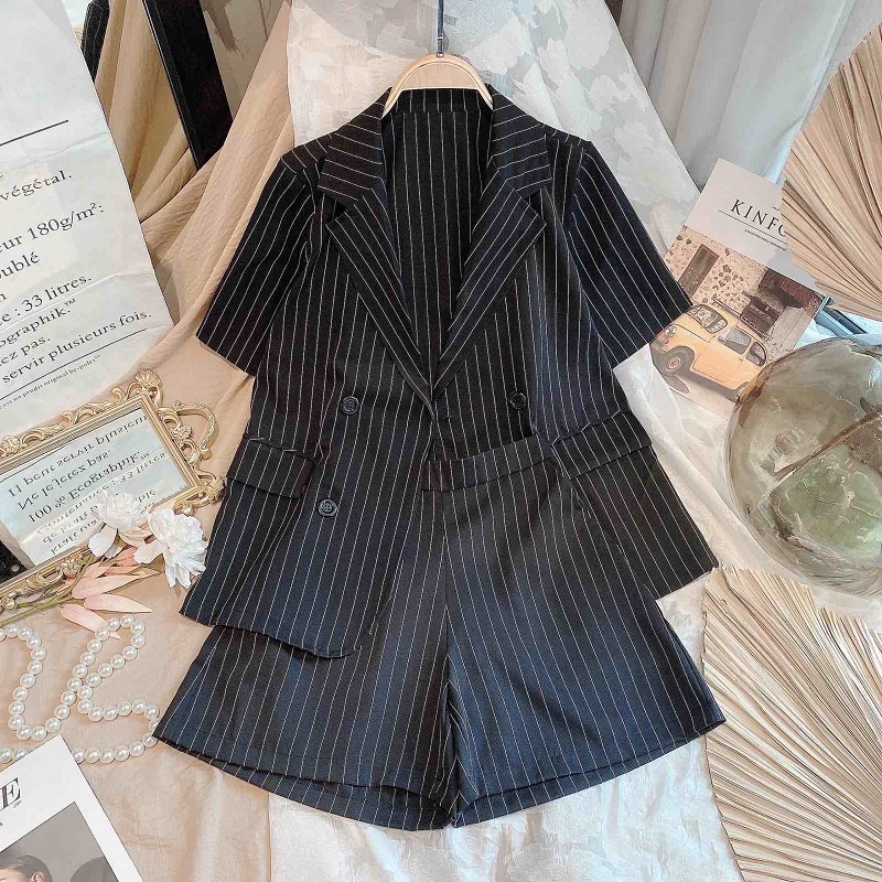 Set áo vest trắng đen và quần short cùng màu | BigBuy360 - bigbuy360.vn