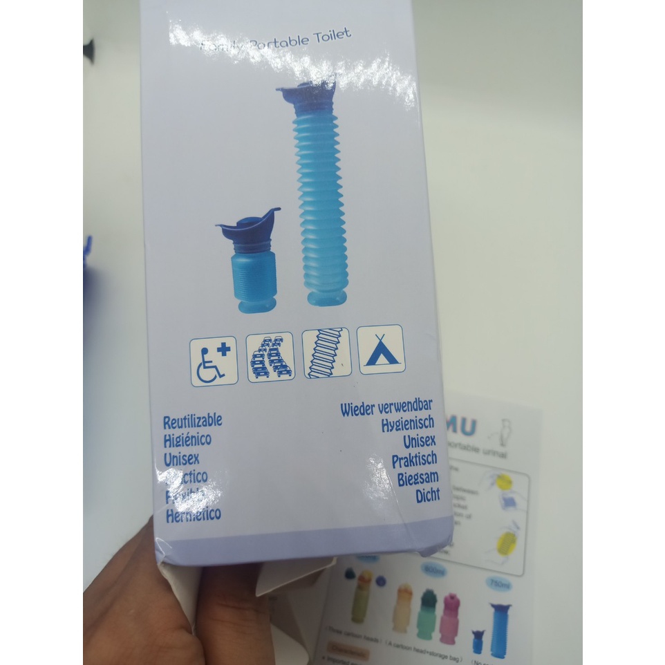 bồn tiểu mini di động có nắp cài chắc chắn, có thể kéo dãn để tăng thể tích chứa, chất liệu nhựa siêu bền