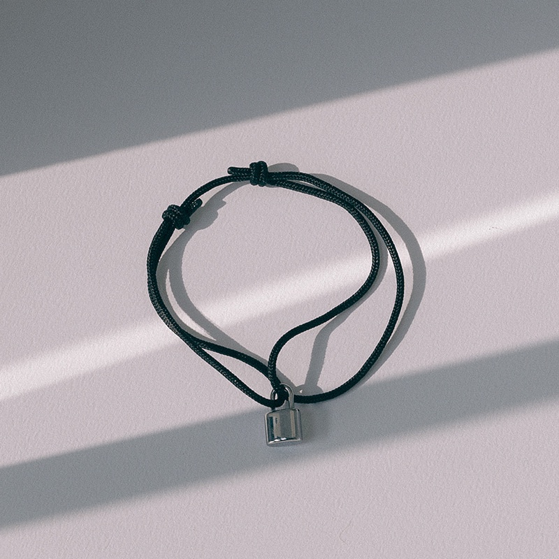 Vòng đeo tay có khóa phong cách BTS