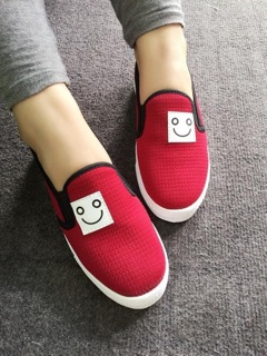 Giày slip on mặt cười  