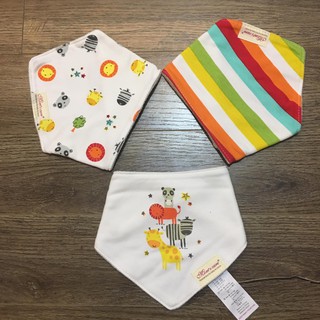 Yếm momcare cho bé