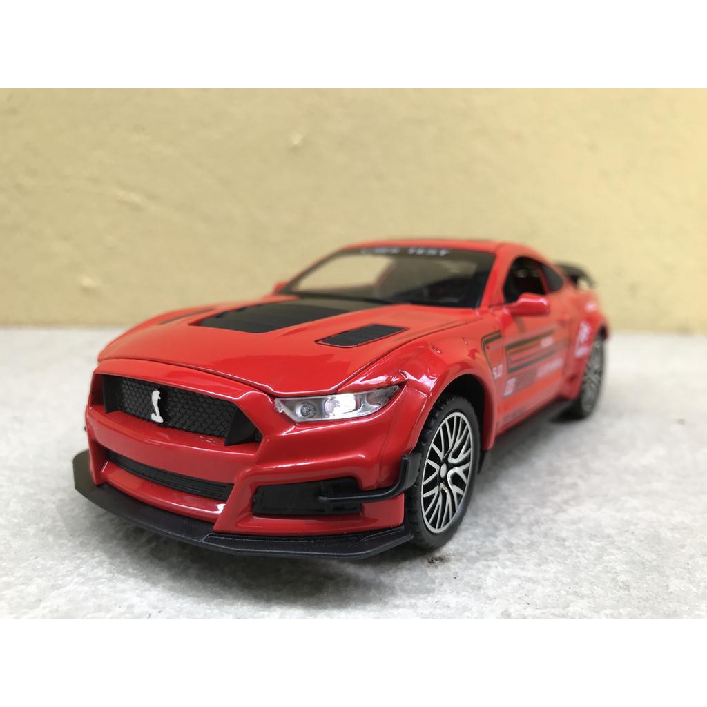 Mô hình xe FORD Mustang GT500 Shelby 2021 - 1:32