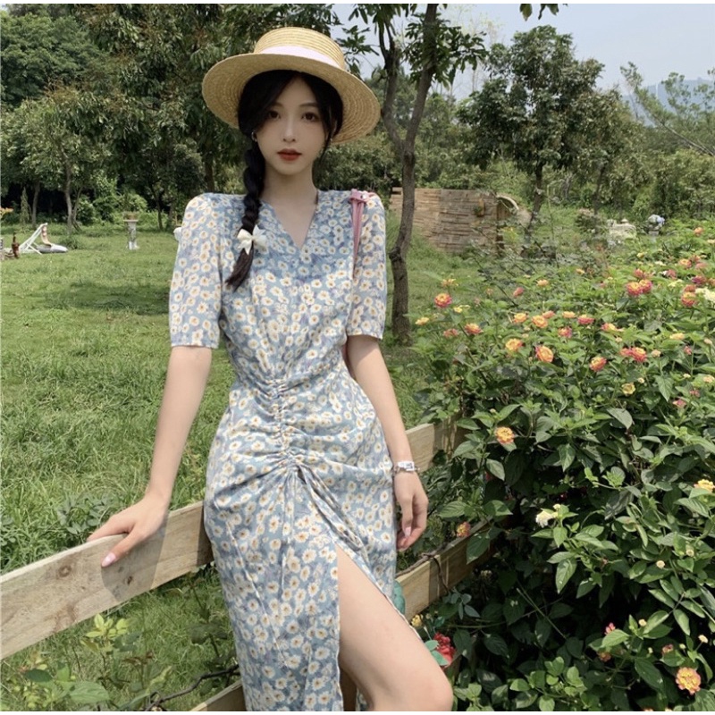 Váy hoa nhí xét tà cổ V