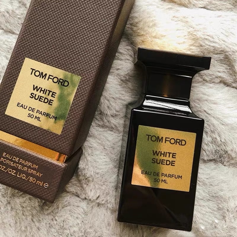 Nước hoa Tom Ford White Suede 50ml hương thơm hoang dã, sang trọng và quyến rũ khiến những người xung quanh đắm chìm